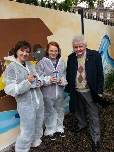 Frank Crummey, a founder of Rathmines Womens Refuge with Notre Dame students Rebecca Mayus and Lauren Josephson